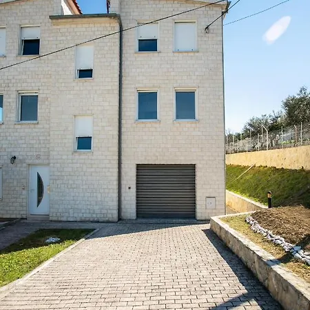 Spacious 3-bedroom Appartement