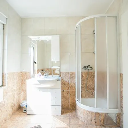 Spacious 3-bedroom Appartement *