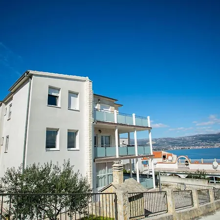Spacious 3-bedroom Appartement *