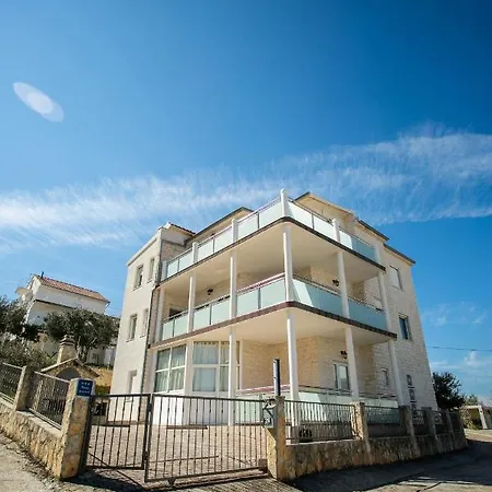 Spacious 3-bedroom Trogir