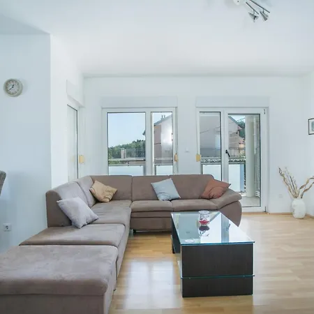 Spacious 3-bedroom *